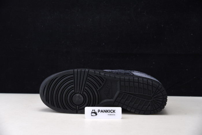 DOVER STREET MARKET X NIKE DUNK LOW TRIPLE BLACK DH2686-002