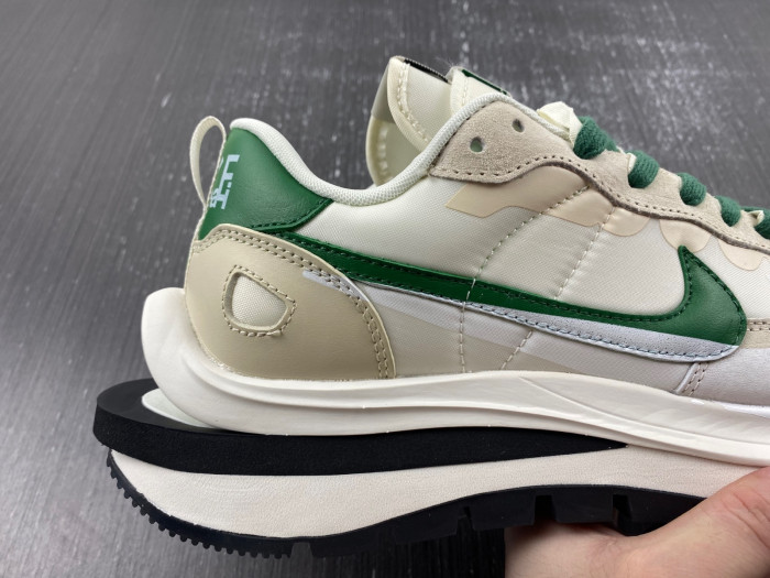 Sacai x VaporWaffle “Tour Yellow ” DD1875-102