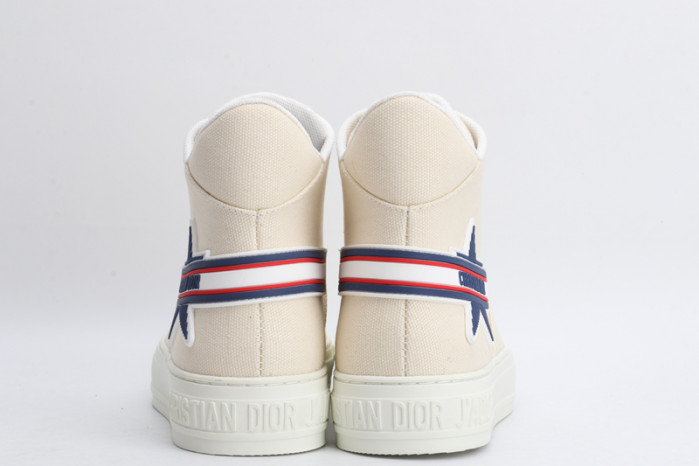 D designer sneaker