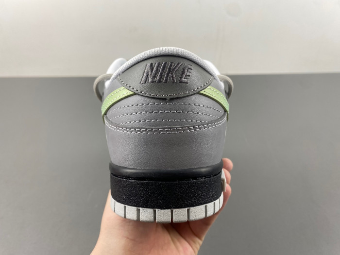 Nike Dunk LOW   DV0831-101