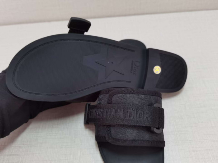 DO DESIGNER SLIPPERS