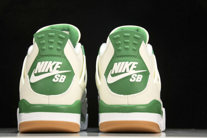 Jordan 4 Retro SB Pine Green - DR5415-103