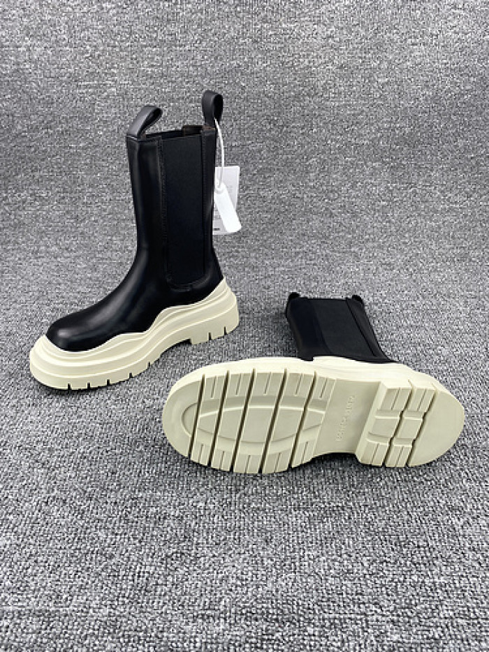 b0tte*a Ven*ta sneaker