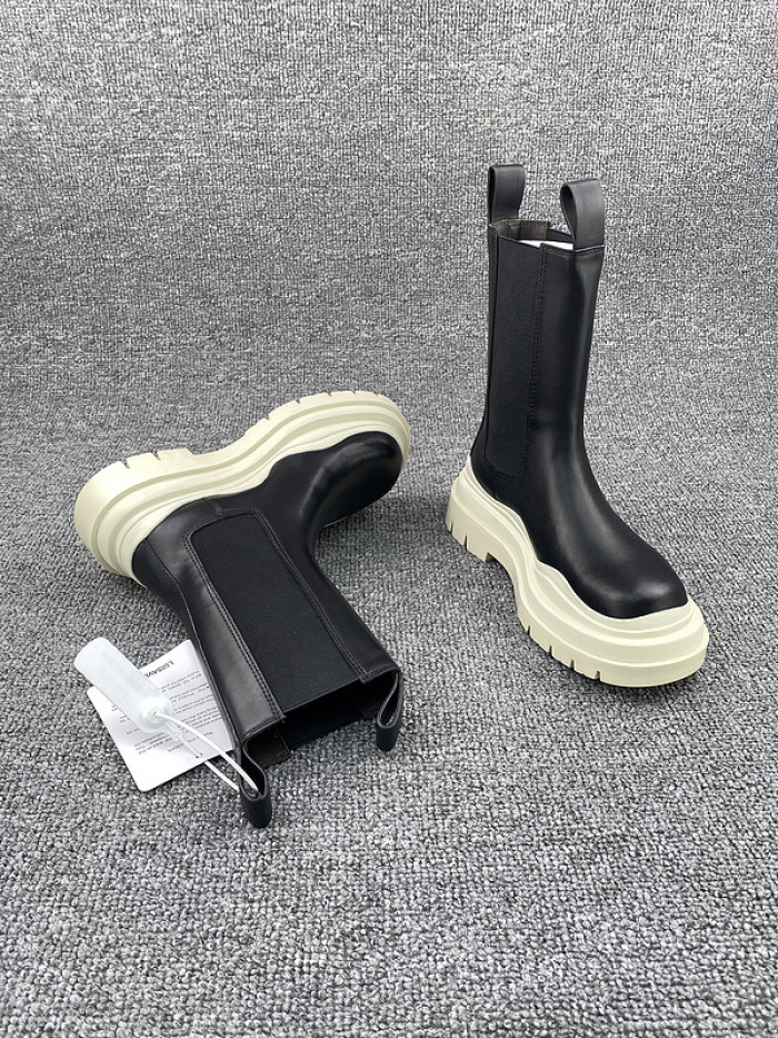 b0tte*a Ven*ta sneaker