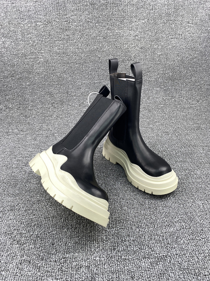 b0tte*a Ven*ta sneaker