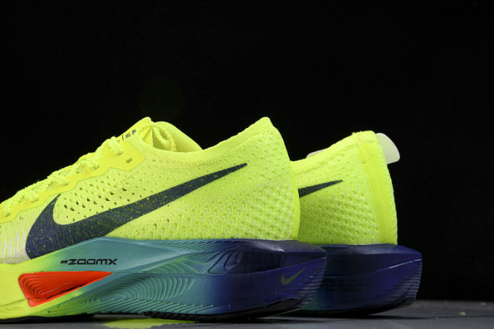 Nk ZoomX Vaporfly NEXT% 3  DV4129-700
