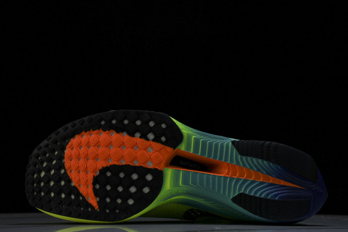 Nk ZoomX Vaporfly NEXT% 3  DV4129-700