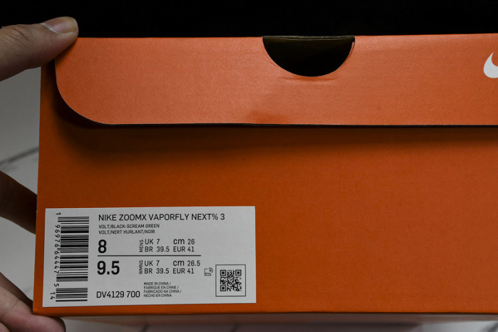 Nk ZoomX Vaporfly NEXT% 3  DV4129-700