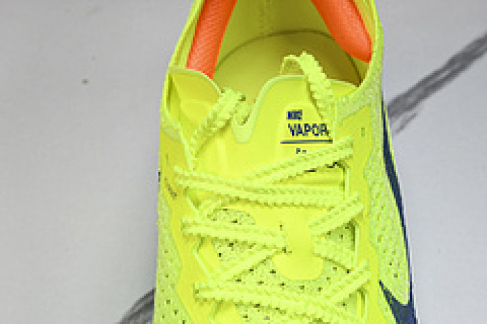 Nk ZoomX Vaporfly NEXT% 3  DV4129-700