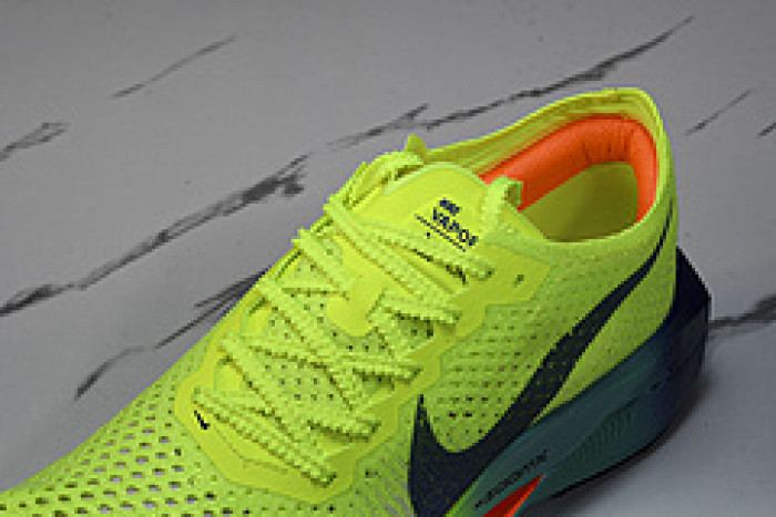 Nk ZoomX Vaporfly NEXT% 3  DV4129-700