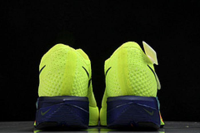 Nk ZoomX Vaporfly NEXT% 3  DV4129-700