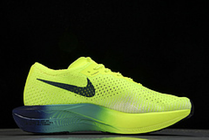 Nk ZoomX Vaporfly NEXT% 3  DV4129-700
