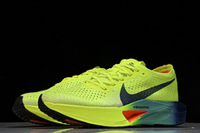 Nk ZoomX Vaporfly NEXT% 3  DV4129-700