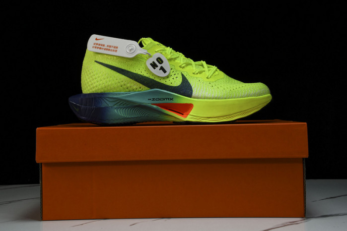 Nk ZoomX Vaporfly NEXT% 3  DV4129-700