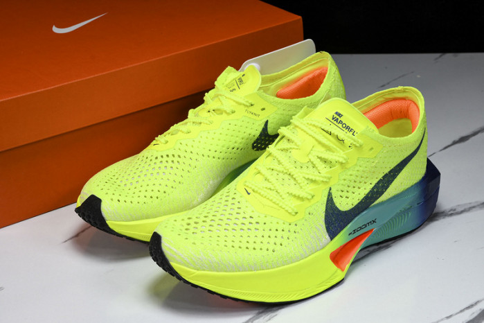 Nk ZoomX Vaporfly NEXT% 3  DV4129-700