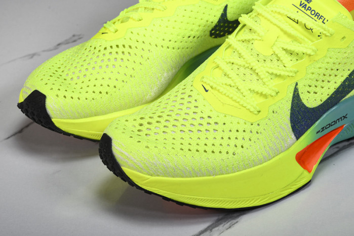 Nk ZoomX Vaporfly NEXT% 3  DV4129-700