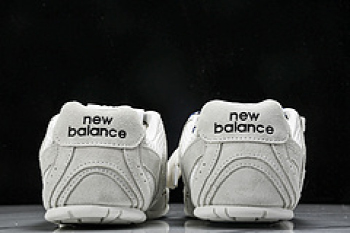 New Balance Mi­u