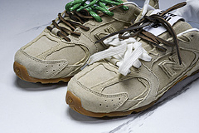 New Balance Mi­u
