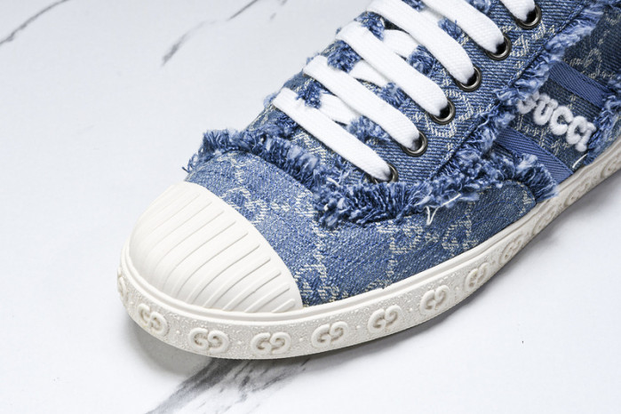 G*u*i sneaker