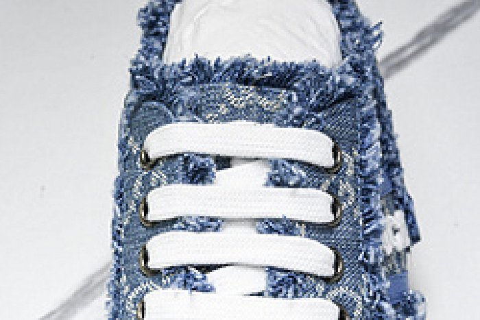 G*u*i sneaker