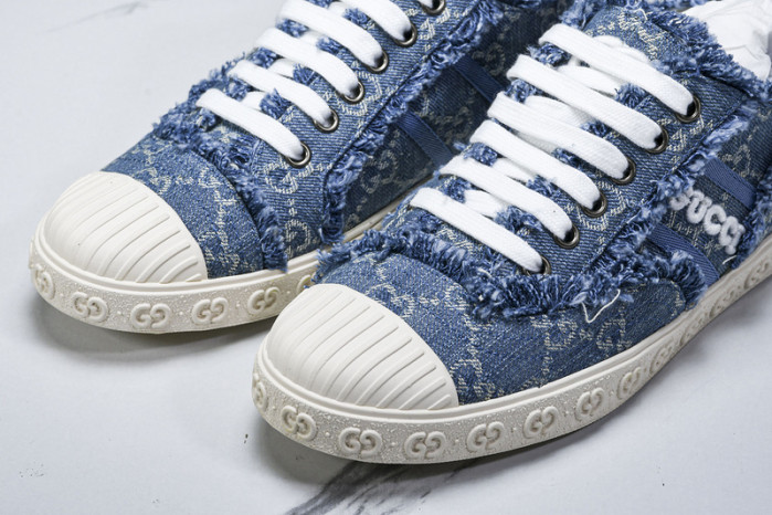 G*u*i sneaker