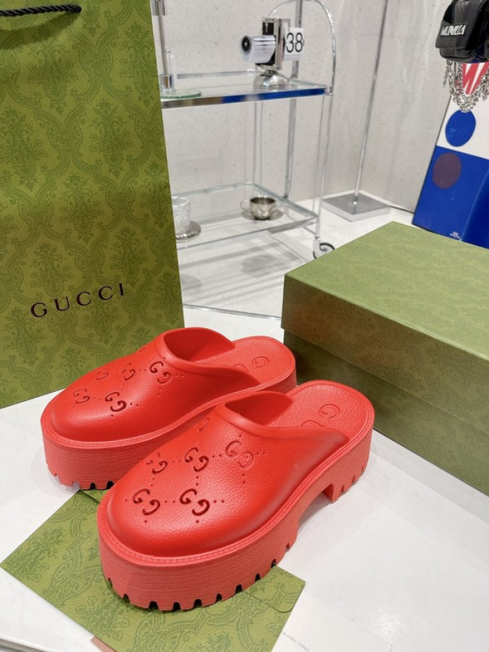 G DESIGNER SLIPPERS