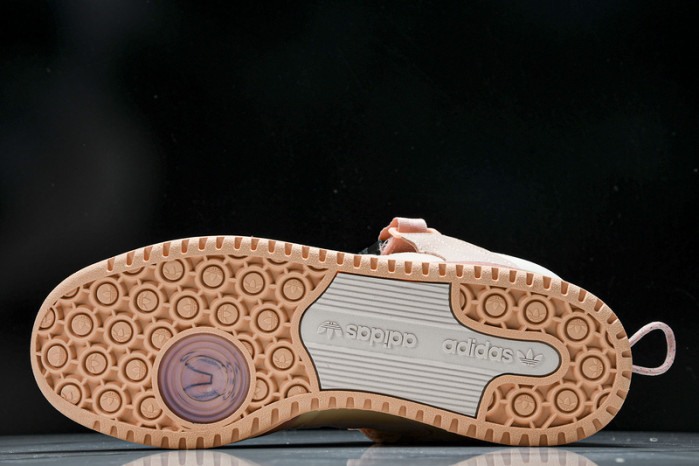 Bad Bunny Forum Low   GW0265