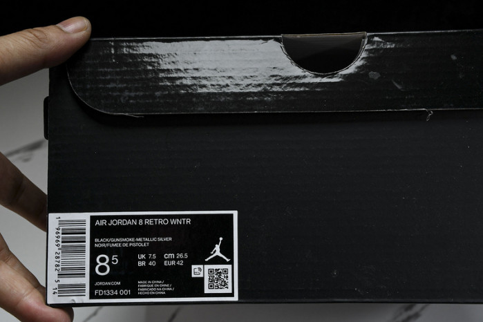 AIR JORDAN 8 RETRO  Winterized “Gunsmoke” 305381-025