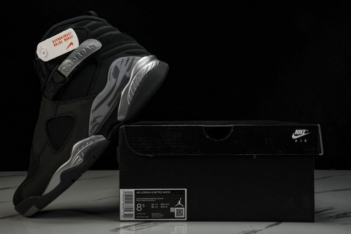 AIR JORDAN 8 RETRO  Winterized “Gunsmoke” 305381-025