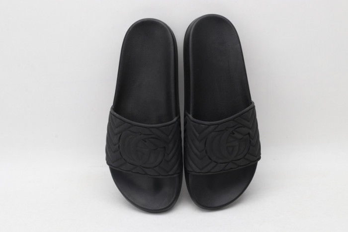 G DESIGNER SLIPPERS
