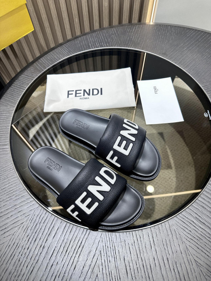 FEND1 SLIPPERS