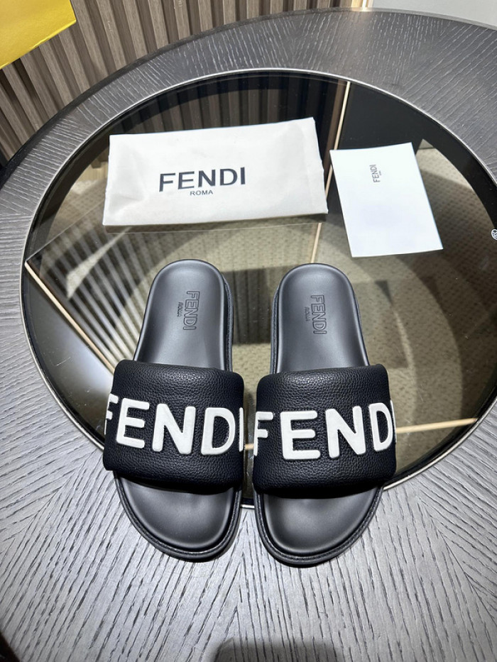 FEND1 SLIPPERS