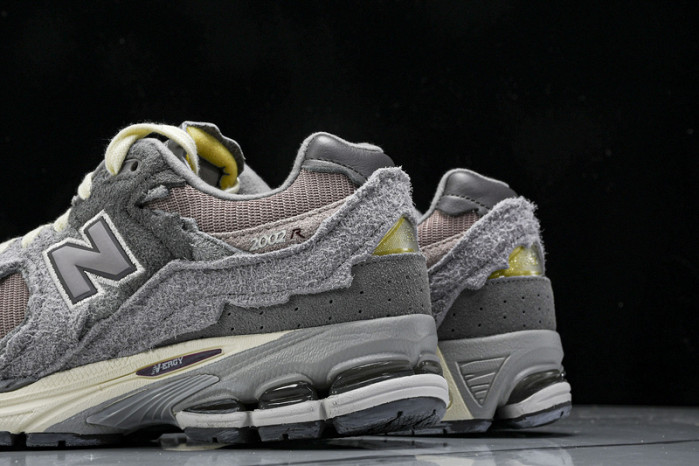 New Balance  M2002RDY