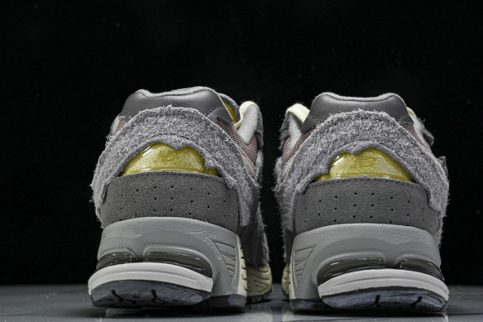 New Balance  M2002RDY