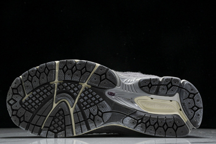 New Balance  M2002RDY