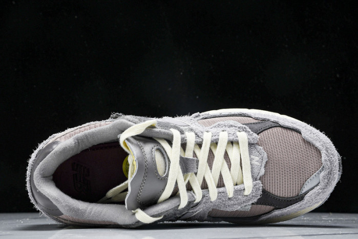 New Balance  M2002RDY