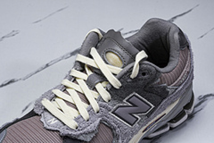 New Balance  M2002RDY