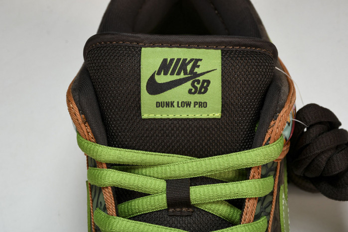 NK Dunk SB Low De La Soul   789841-332