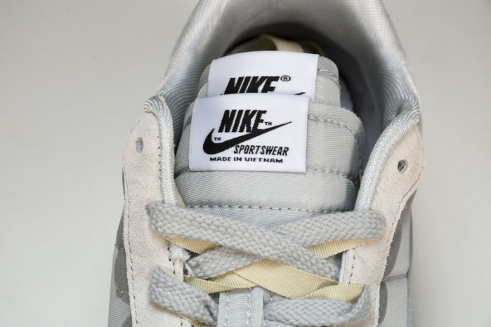 Sacai x Nk VaporWaffle 3.0  DD1875108