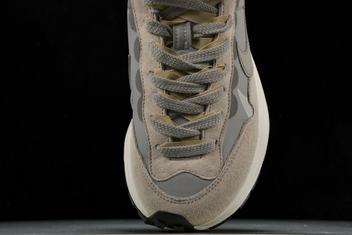 Sacai x Nk VaporWaffle 3.0  DD1875108