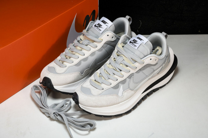 Sacai x Nk VaporWaffle 3.0  DD1875108