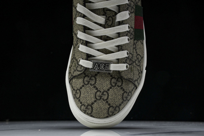 G*u*i sneaker