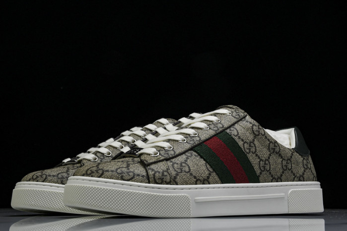 G*u*i sneaker