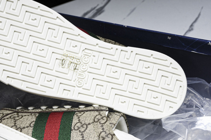 G*u*i sneaker