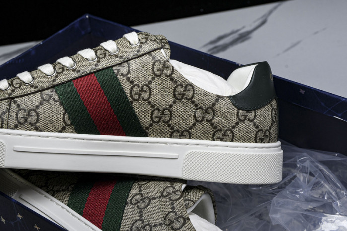 G*u*i sneaker