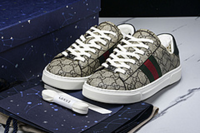 G*u*i sneaker