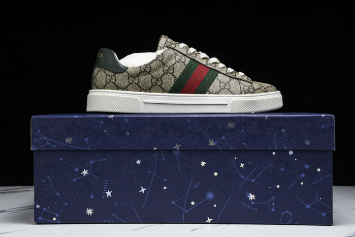 G*u*i sneaker