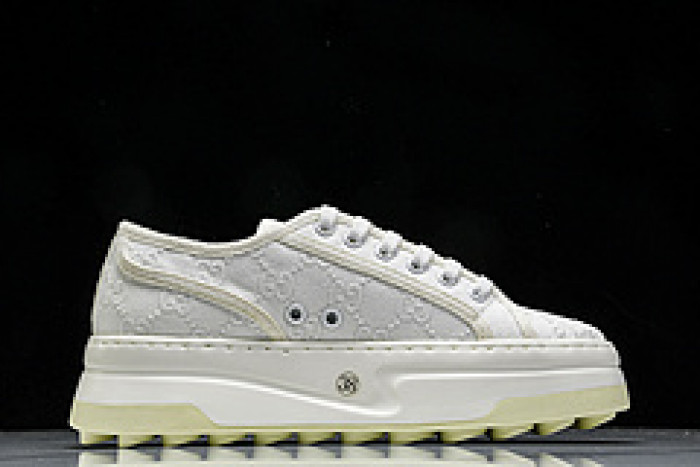 G*u*i sneaker
