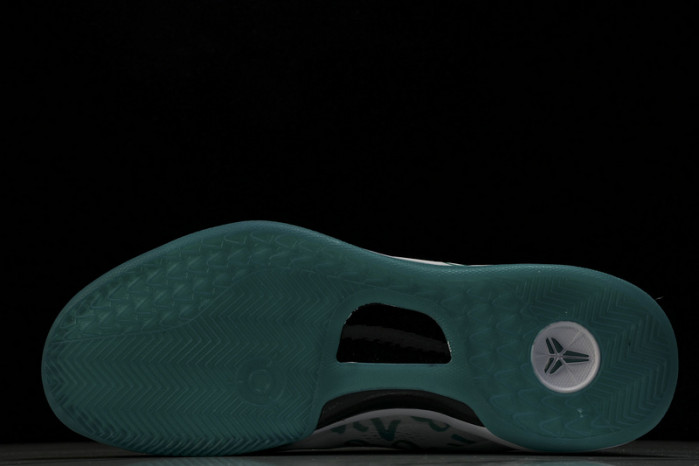 NIKE KOBE 8 PROTRO “Radiant Emerald” FQ3549-101