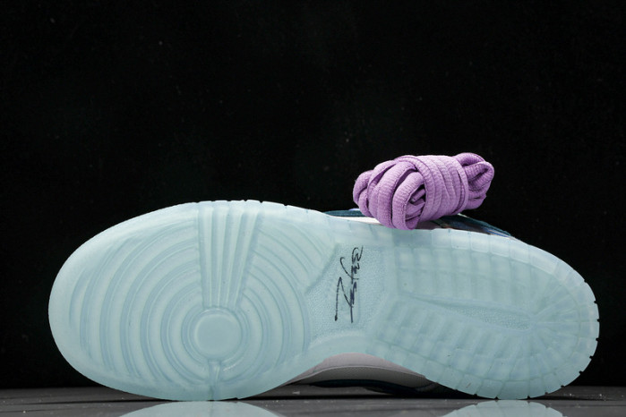 Futura Laboratories x Nike SB Dunk Low HF6061-400